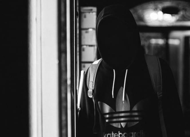 Men with Empty Vessels